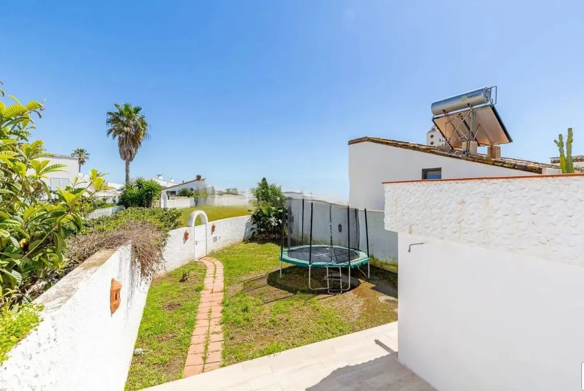 a3812471-4e1c-40e1-bf20-5f090867e8ec