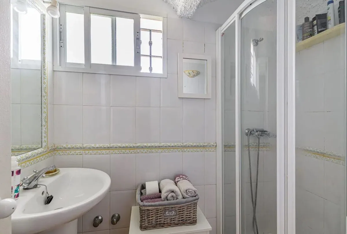 b256bdd5-c86f-49d5-afff-9b57b668cc28