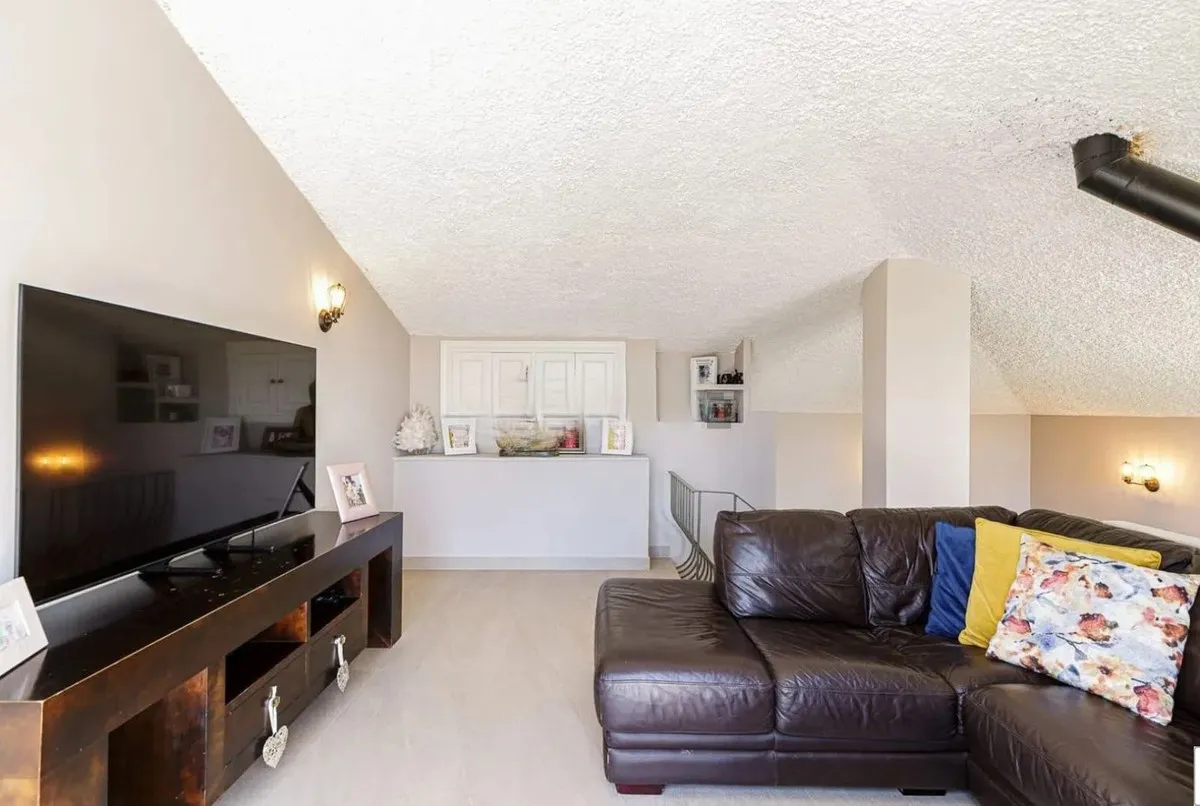 b74de957-6508-4d9d-a0c3-269a24596d5a