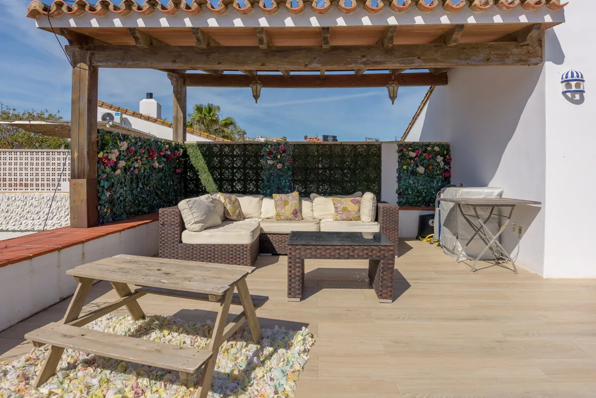 b3b68b8a-4ad3-404b-8cf1-5b228c4046c9