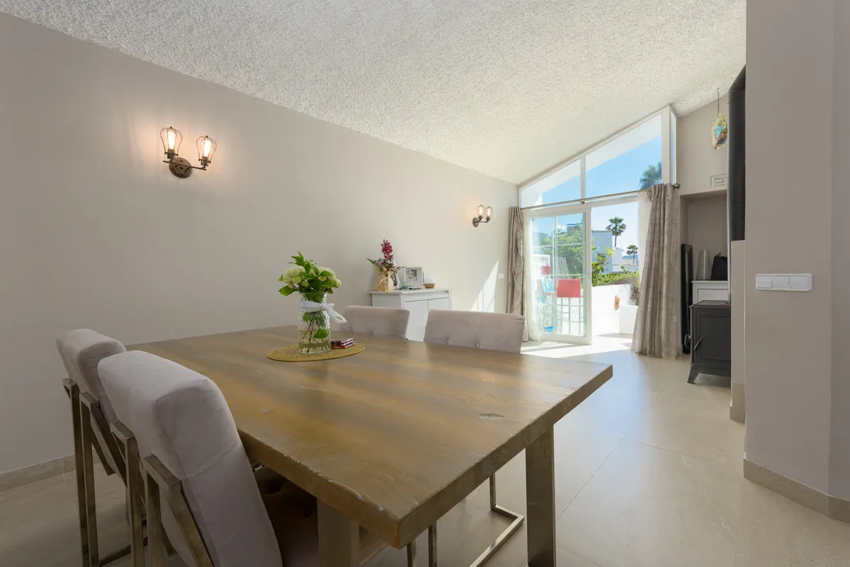 f76c7a75-9268-4c98-b01a-3df904aa43a4