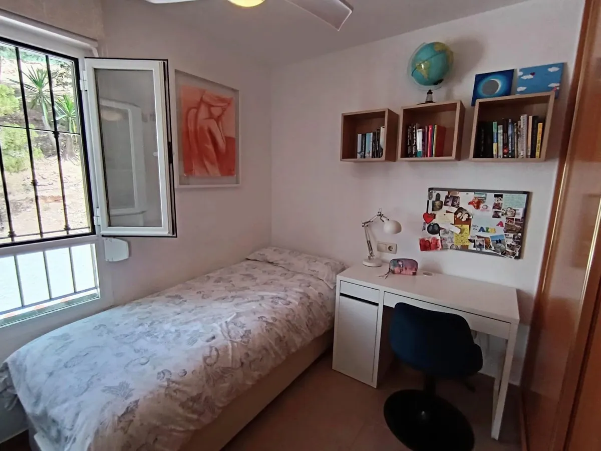 b6277755-4b0d-4b3d-970e-02b67579b7b4