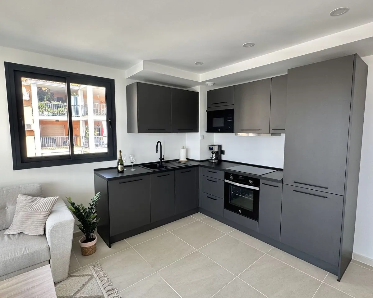 27a7d61f-441e-428e-9422-4f74d41751de