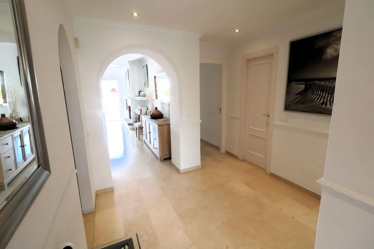 12013361-3dc0-4aa7-9602-490bd6a0d4af