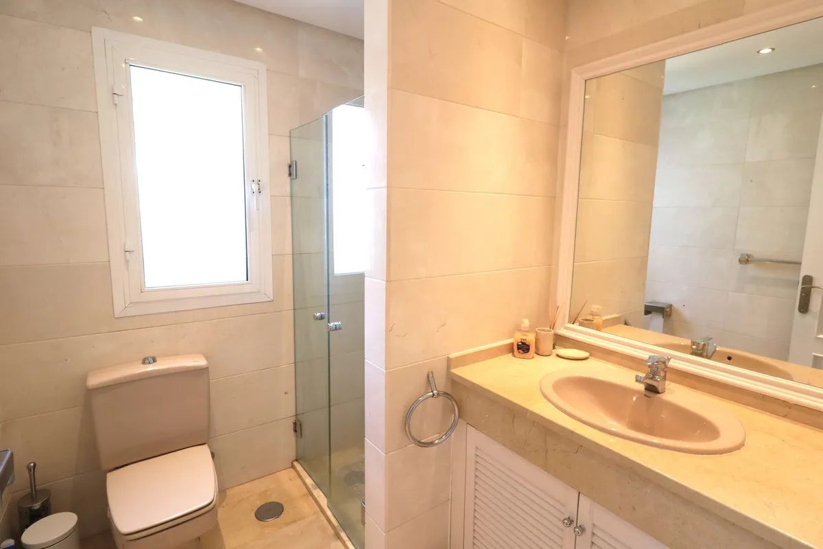 a854452a-07c1-40c3-b51c-96252f0433fe