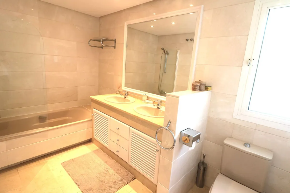 c277a303-e5b8-4dd9-84f9-674fa1515508