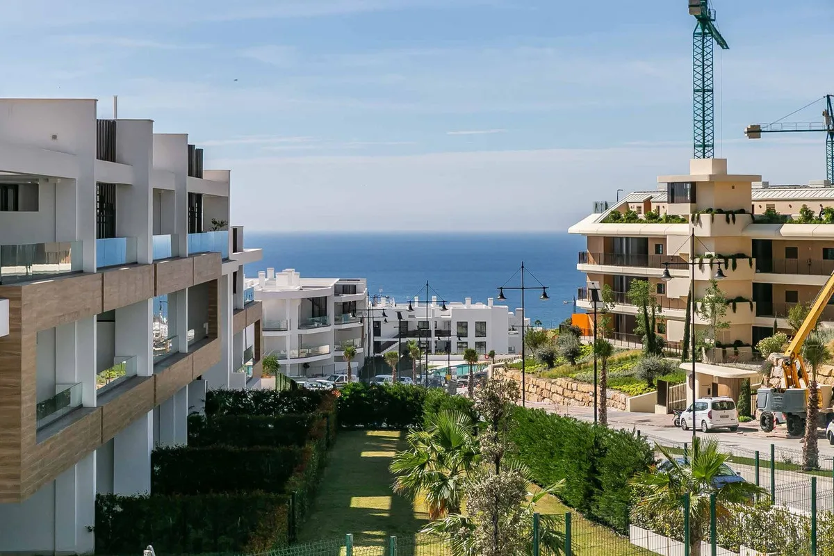 16c3eef0-7def-43c9-bf85-f9aba877aa03