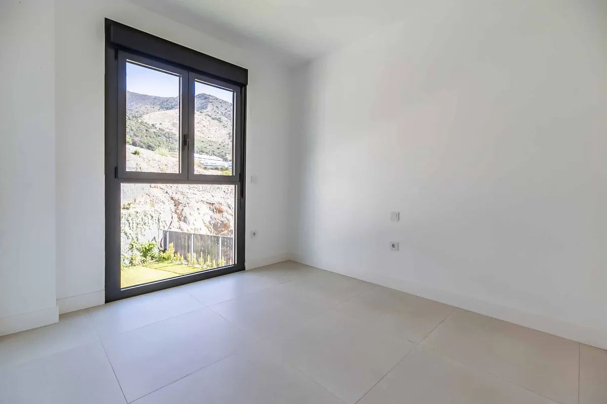 dd170cad-984c-4316-8a1d-357166a9612a