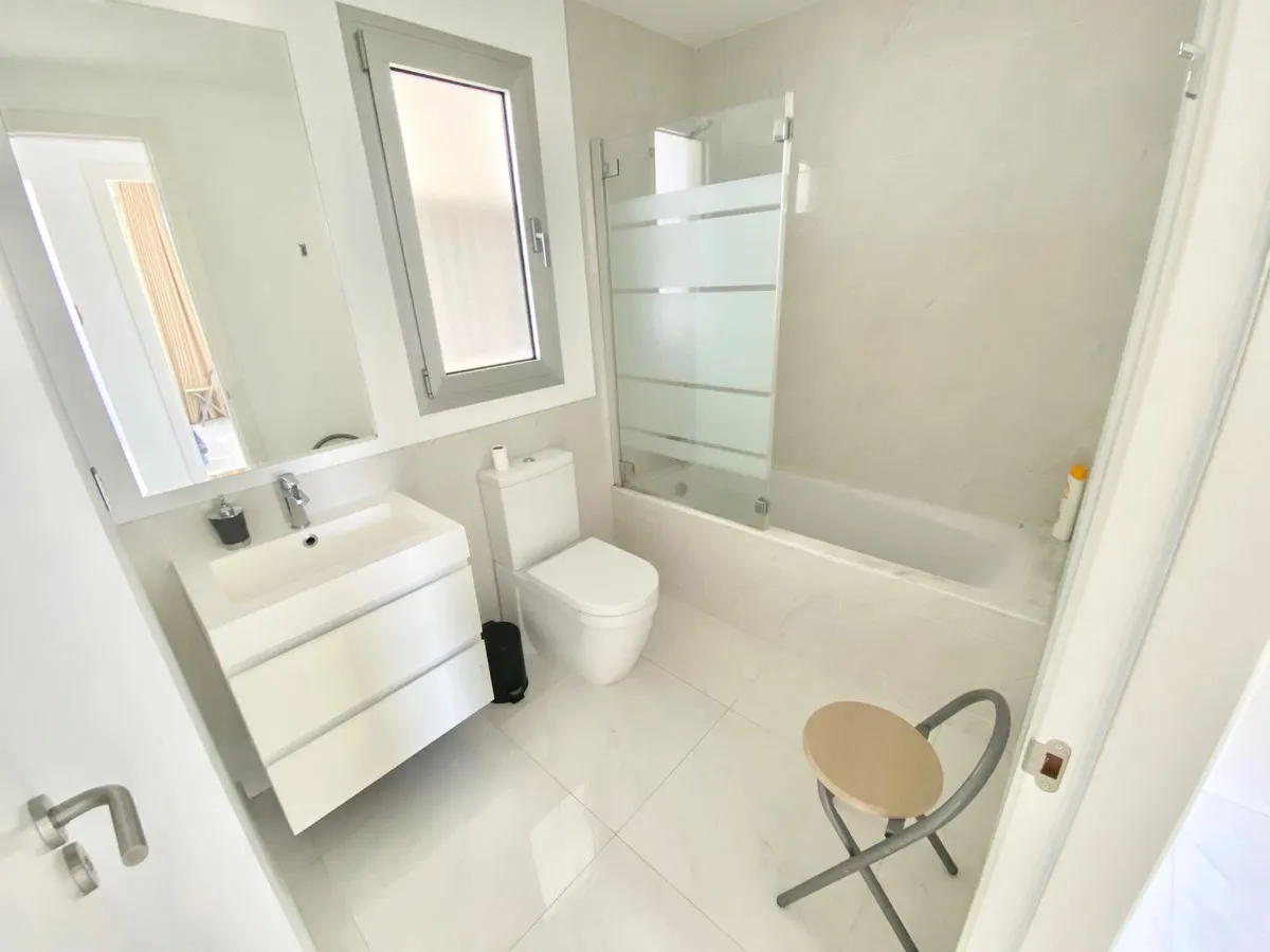 a4a8f762-0be5-4911-83f4-3c0e3e662894