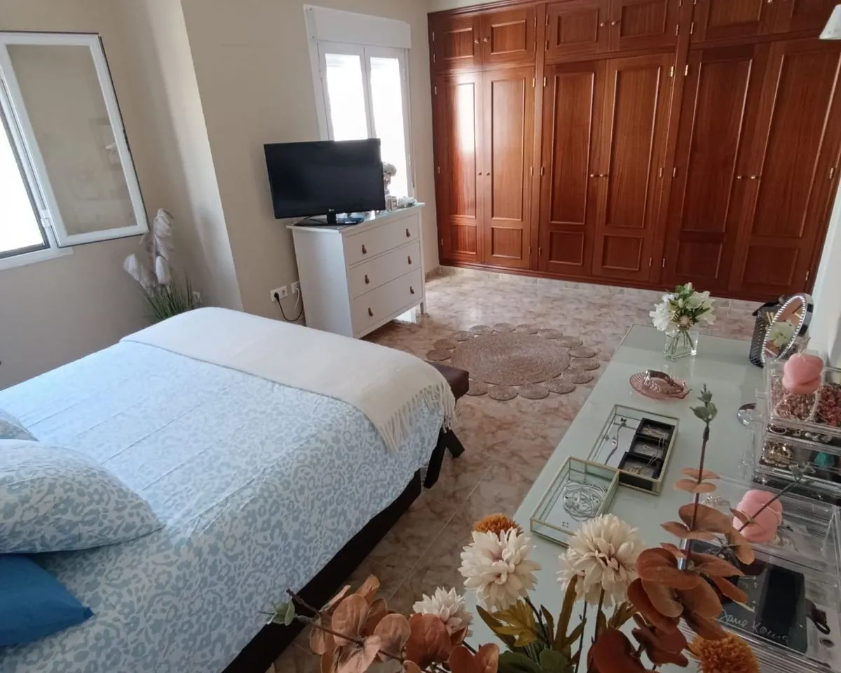 42a8ffd5-0ecc-4c87-93f8-0a1d8d70efb3