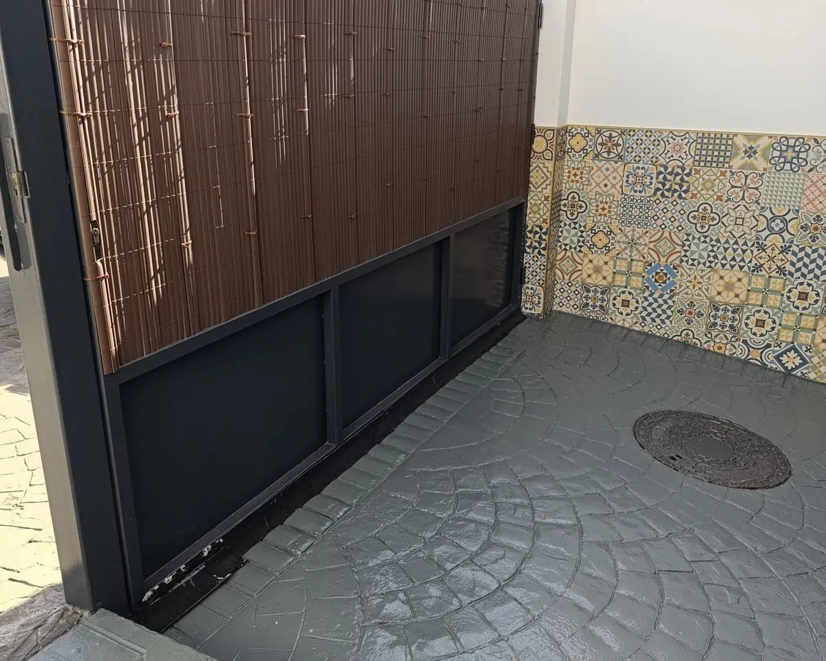 6977607b-0695-4b80-8e48-f360b8705807