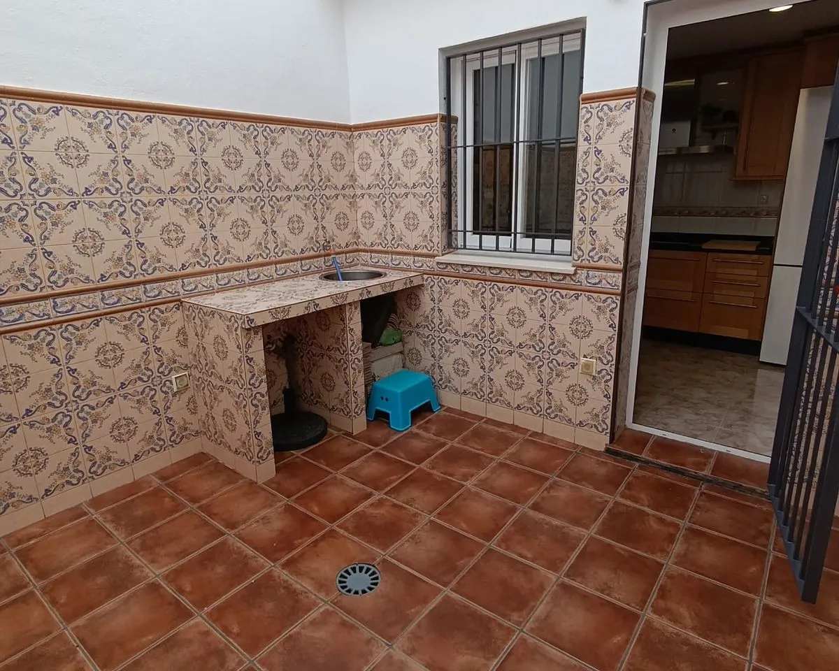 df1518a2-00ce-46a3-a153-441609e4edb1