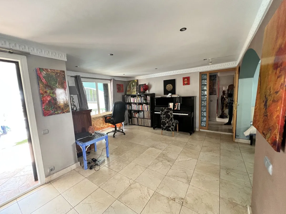 fc62b2bf-25a8-4976-9bf1-1248ae210cbe