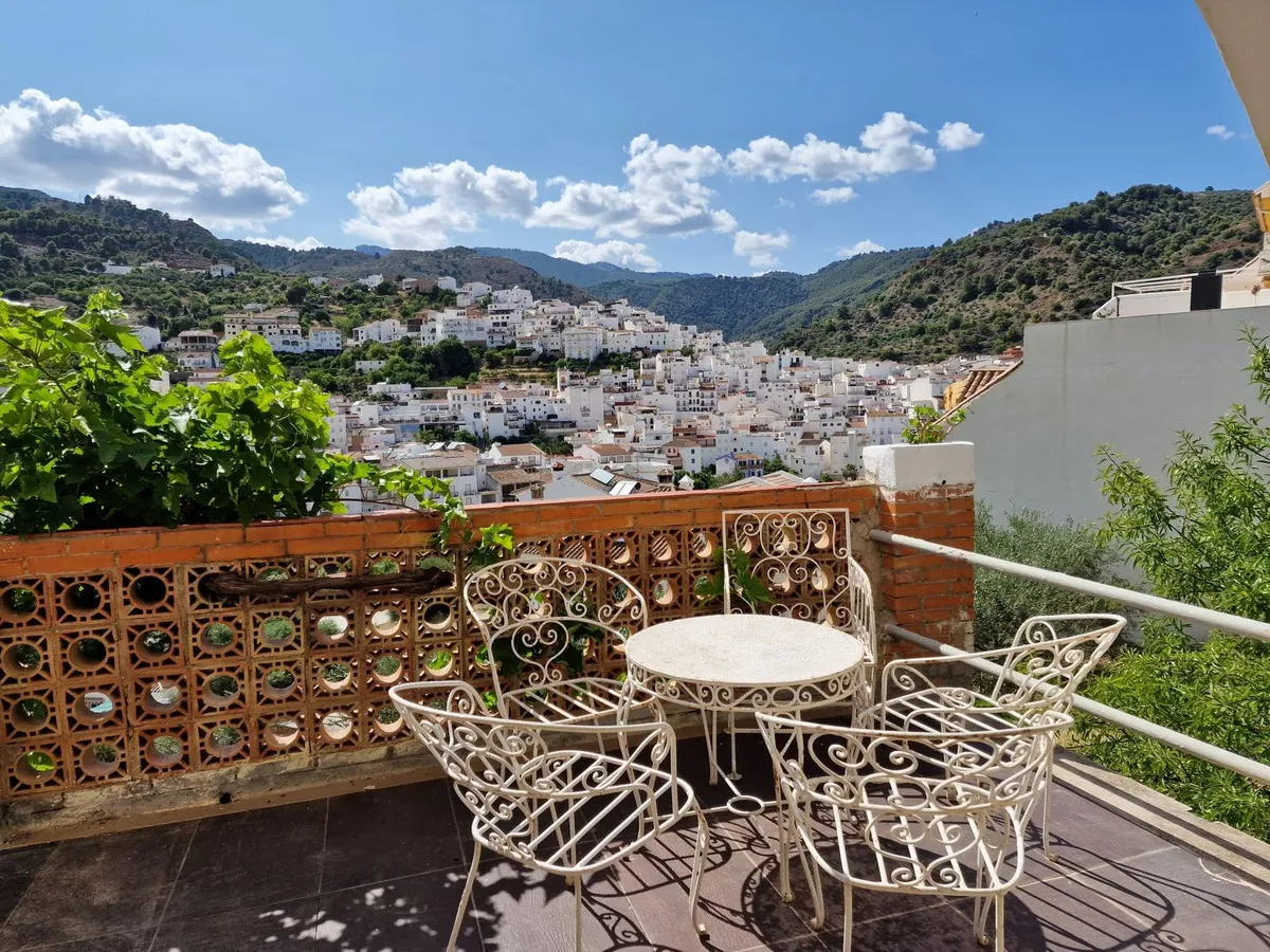 dc5c9d29-b2d2-4d9f-a855-9ea32f20836a