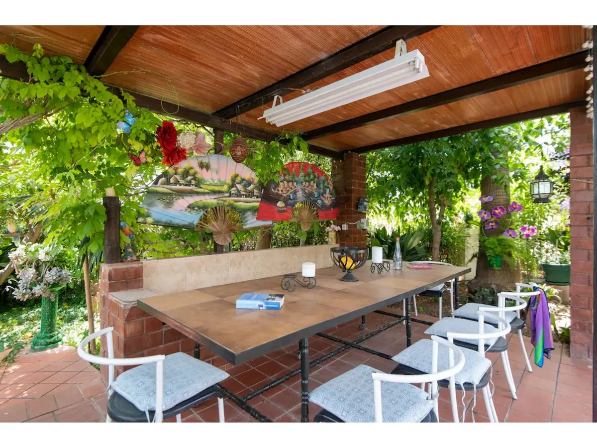 25f6b36b-5b69-425a-ba87-be3700dbc051