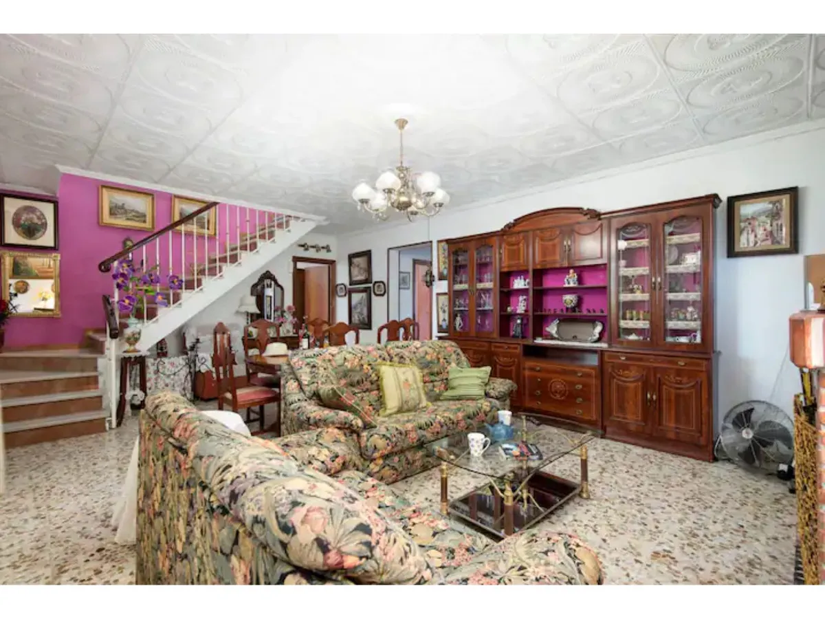 e2084569-0d30-49cc-b099-27e3b775817a