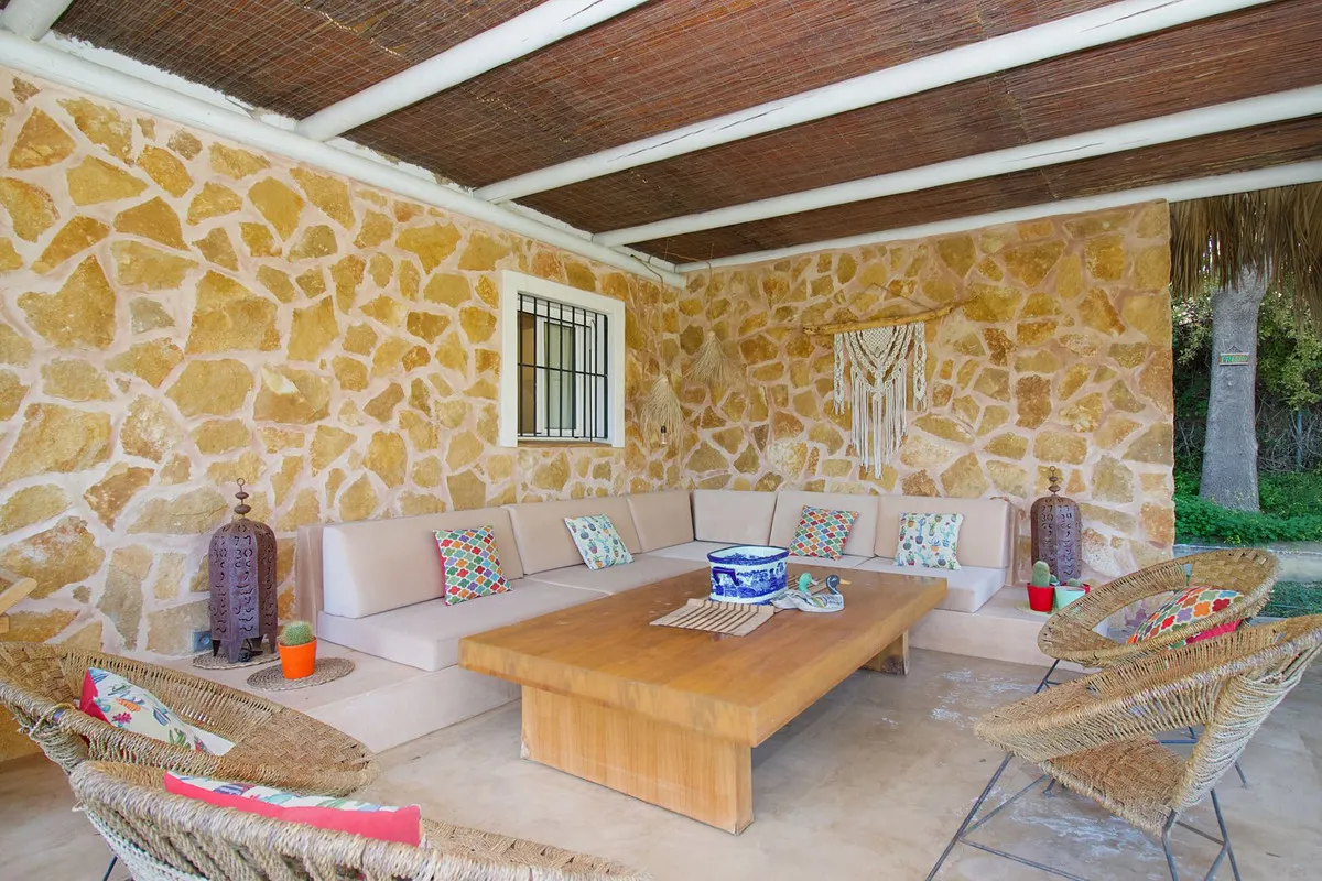 ca813339-9492-44fe-8c98-6b006e825177