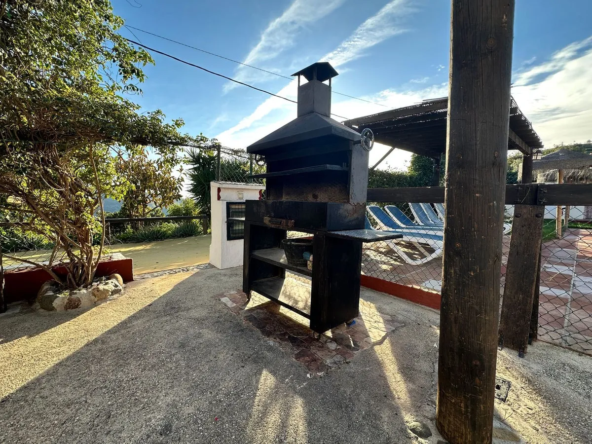 8b8fd5ae-5bb0-469b-831e-74756bdffcc1