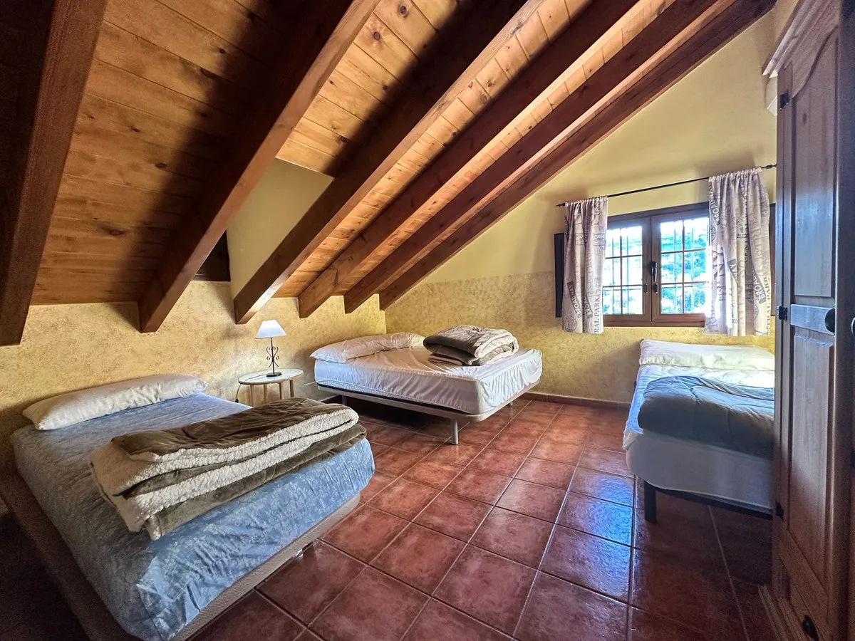 c2667871-f205-44db-a3d2-ae896d7728eb