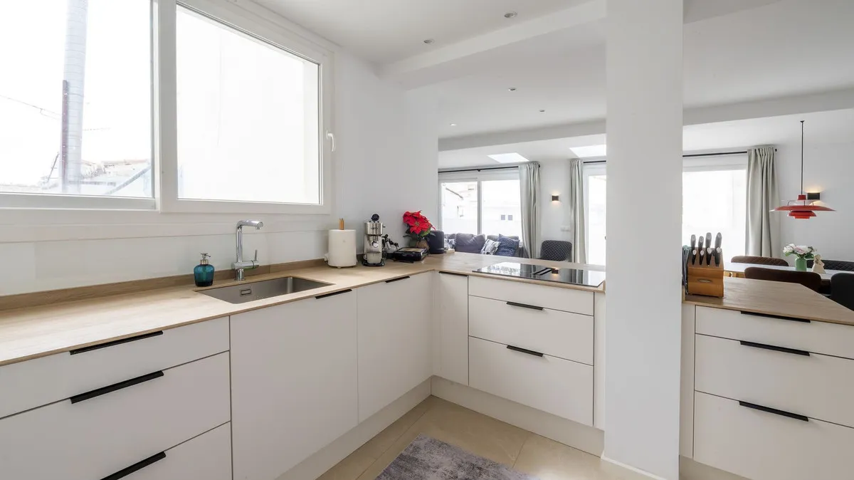 0654ad64-b35a-40a7-b7a3-cf2979a369fa