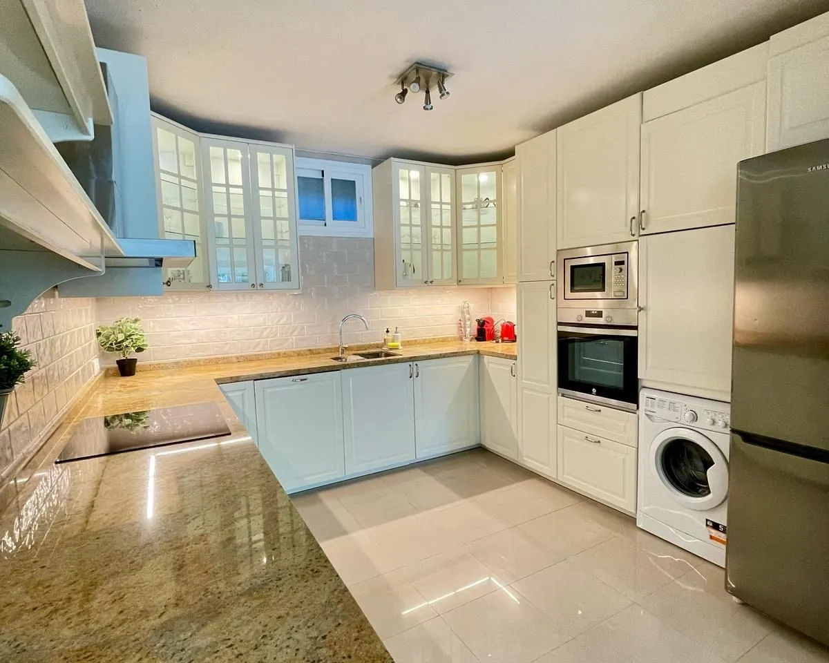 ea62892a-8a32-4d01-9646-e2e8aaca3823