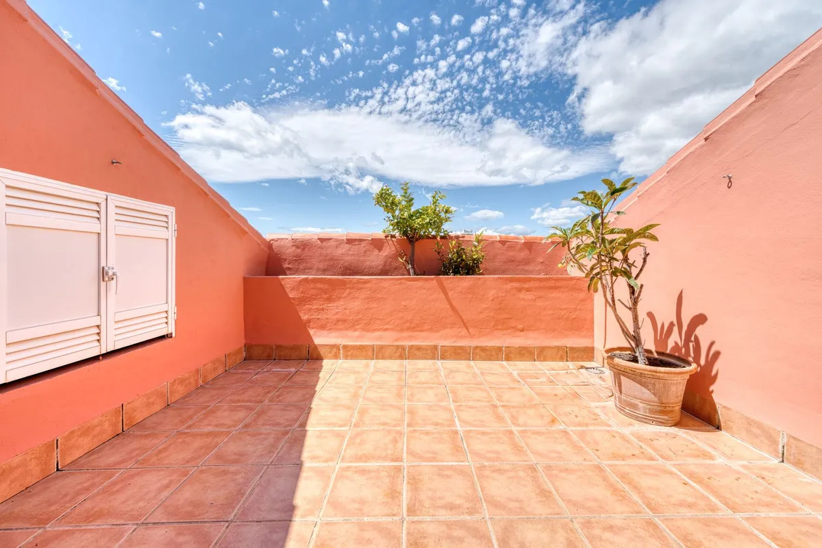 b664e952-d2a4-4b48-b6b3-f859eb8868cf