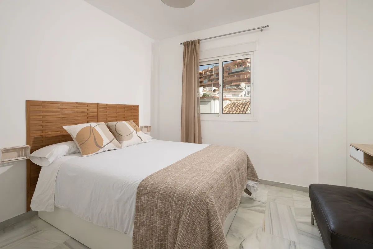 6d8ca736-2d78-49dd-bdd1-68ae32703c41