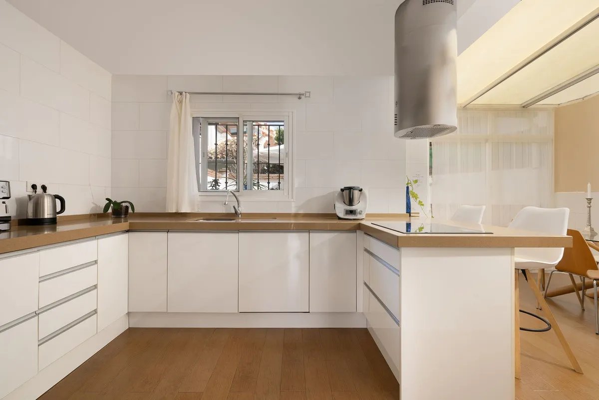 7929b599-e9e2-42c5-aa85-7da79e4a8f53