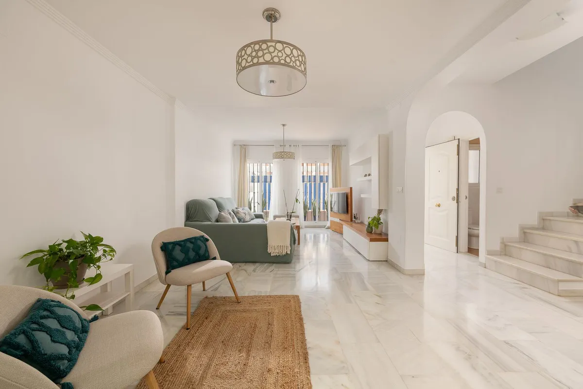 c1b676ab-22ce-4d6e-b37b-b8ccb7ce8928