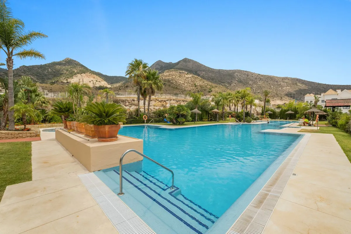 35d9469f-2939-4b02-a1bb-d08960f22202