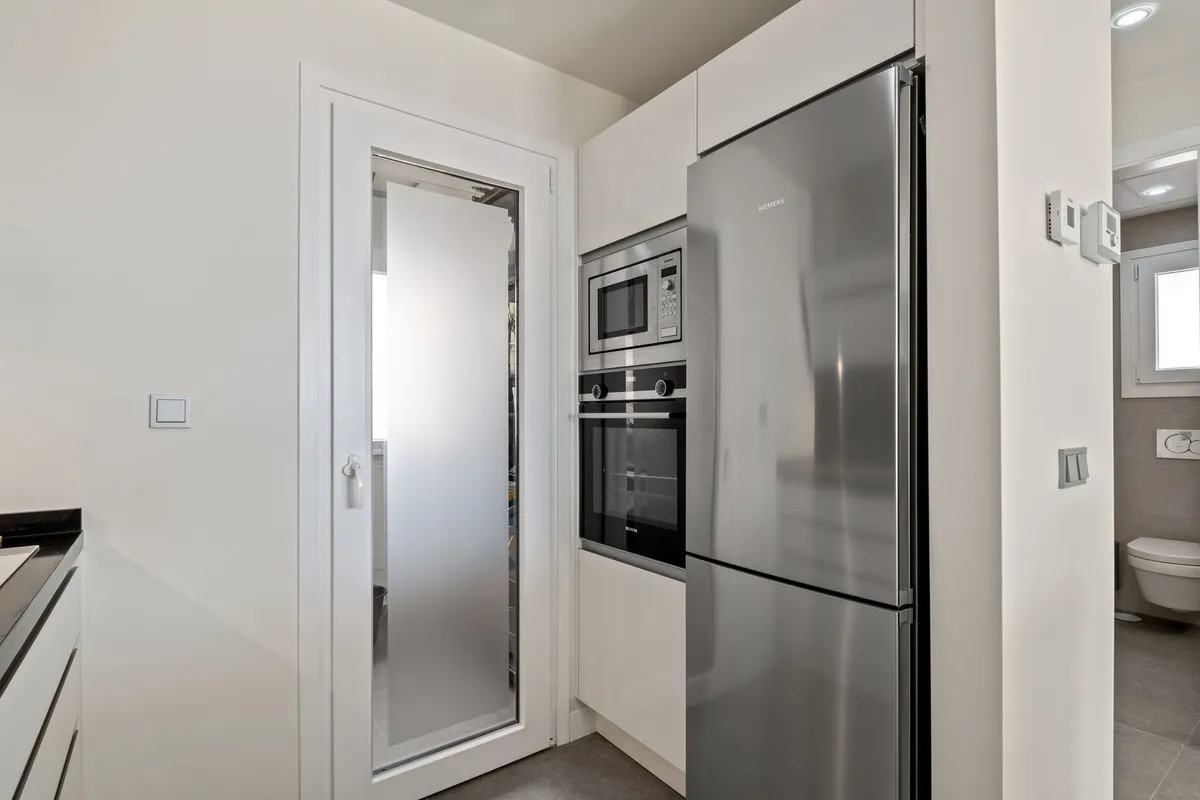 c6067626-db2b-4ab4-b49d-063b865e2ef1