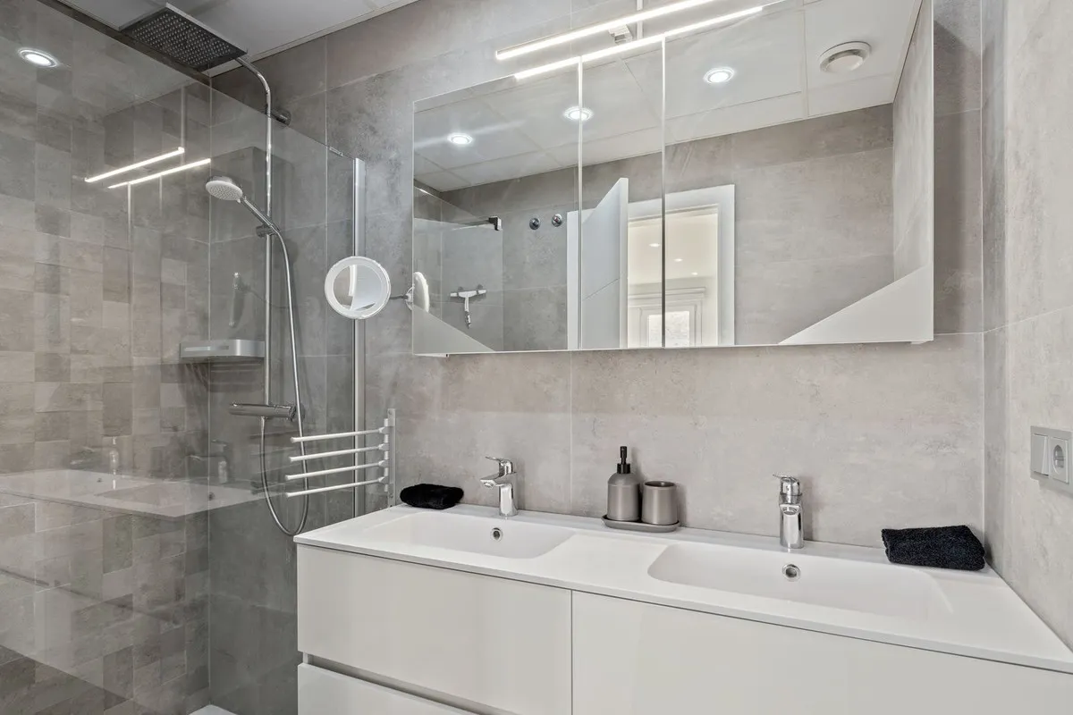 d5687546-b906-4ae5-86cb-ddc6ebbb4d08