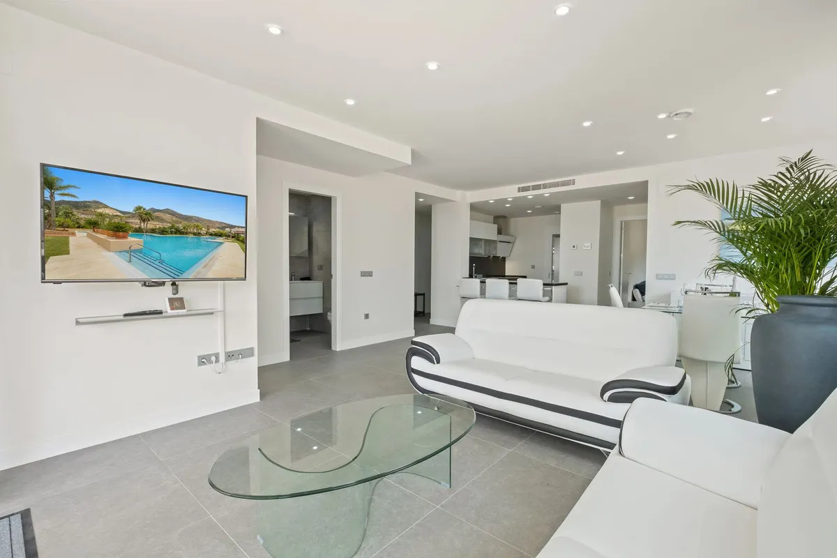 d9267fc6-98bc-49bb-be67-12d91ff6cfe4