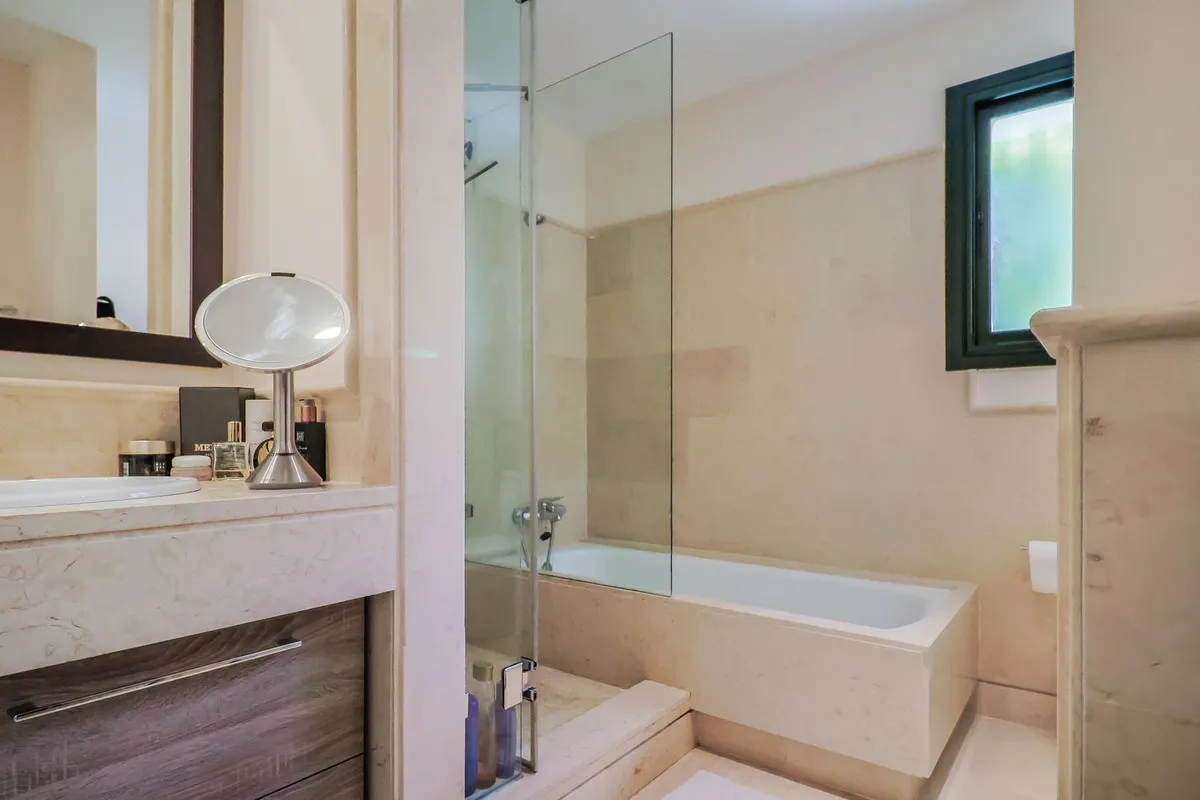 5abd063e-80b7-4627-8329-146b002cc022