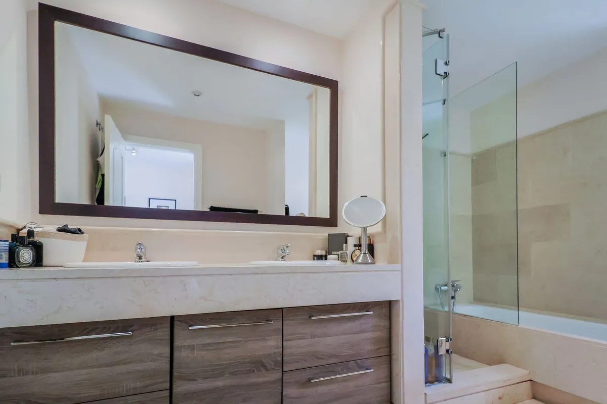 73593d9f-95a7-44e3-84b5-f1271625724b