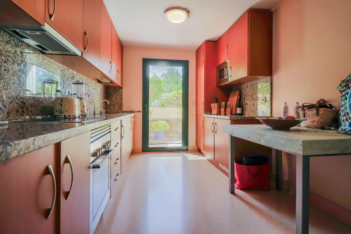 98117957-353a-4aa0-8382-828c053526d4