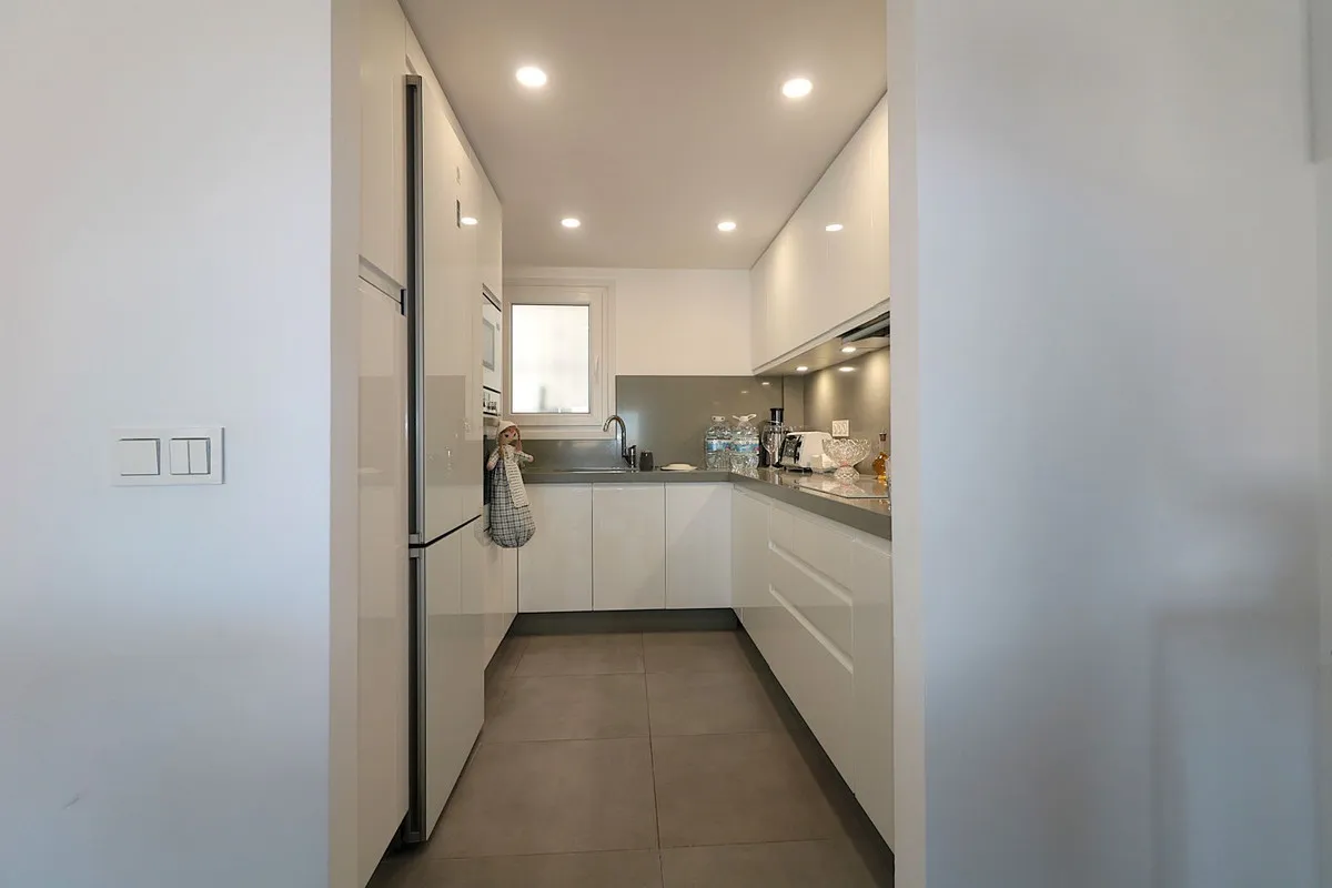 8ff0509d-5d49-4239-acba-93548e992c30