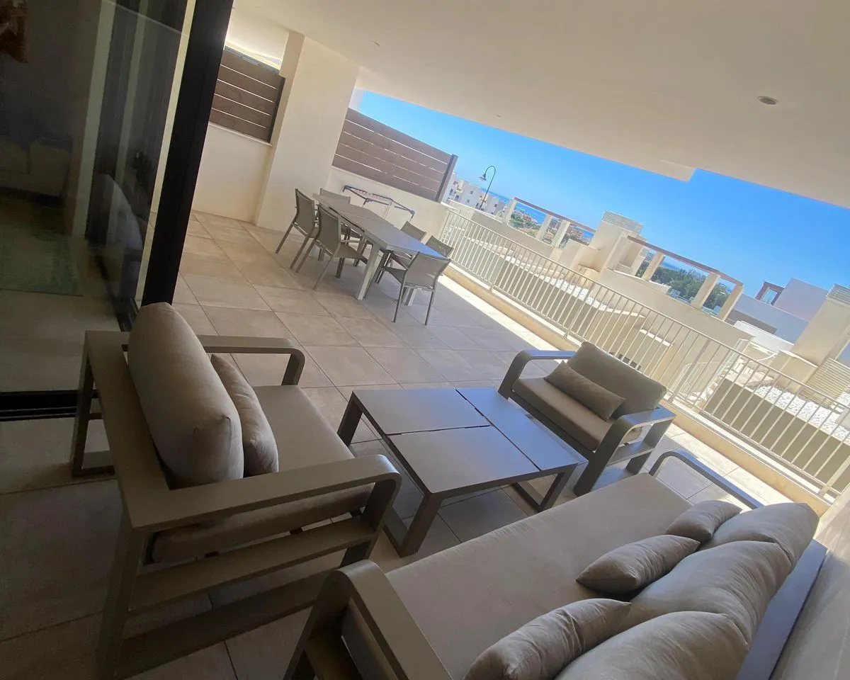 b543c915-d365-4dd2-9ba2-3583fe481aa7