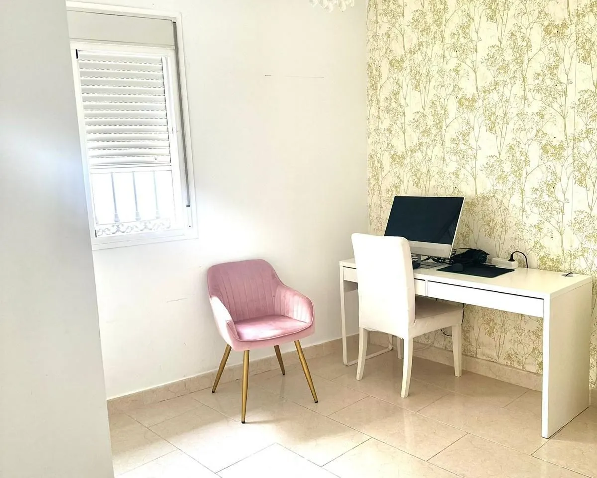 b2e0e0af-b2e7-4d14-a678-9fd581ffbaec