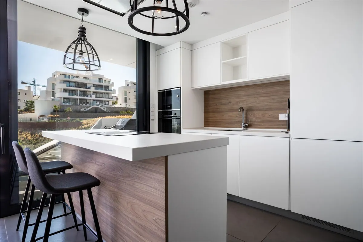 fef462dd-a00c-4a95-9f1b-fdbd79b4e93d