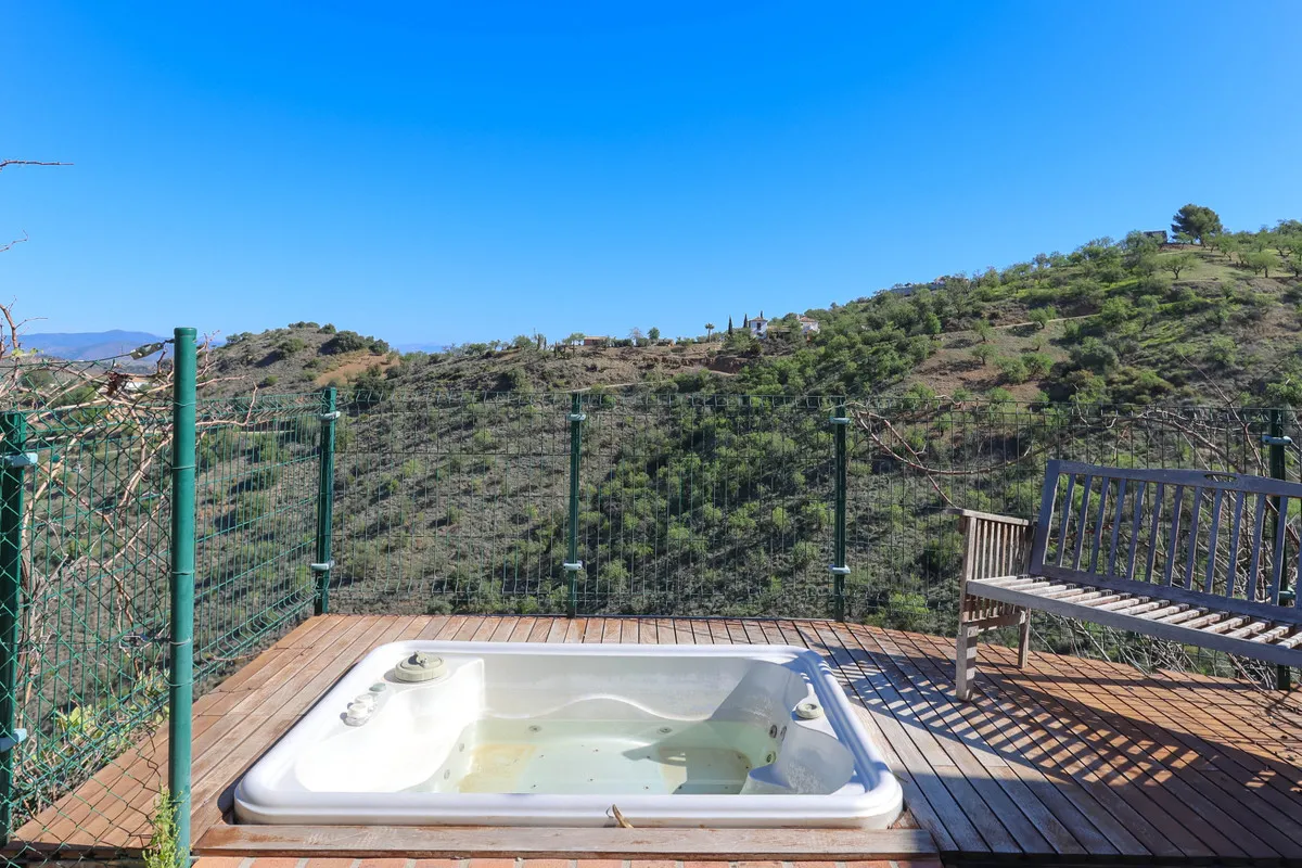 7d82f2bc-0396-4f94-a34f-32e30652e648