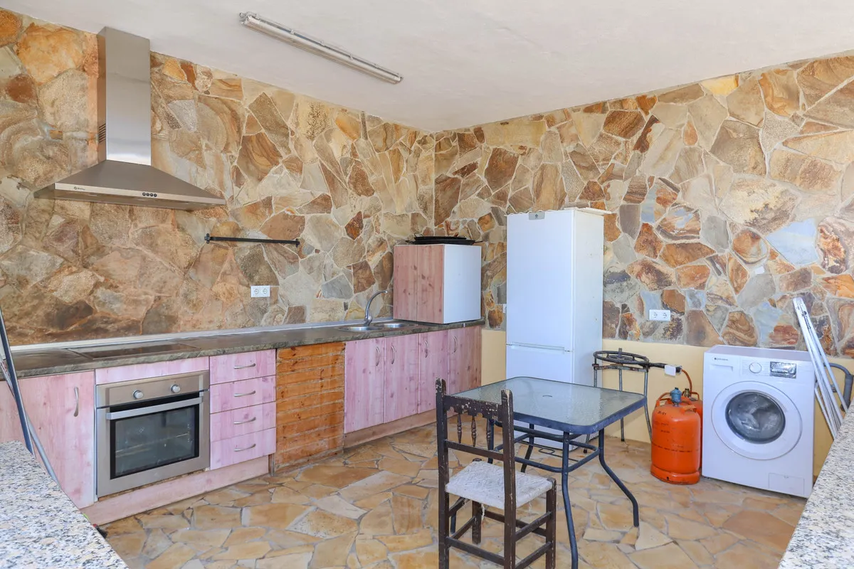 823c352c-51d4-4054-a60e-8635de43f7f8