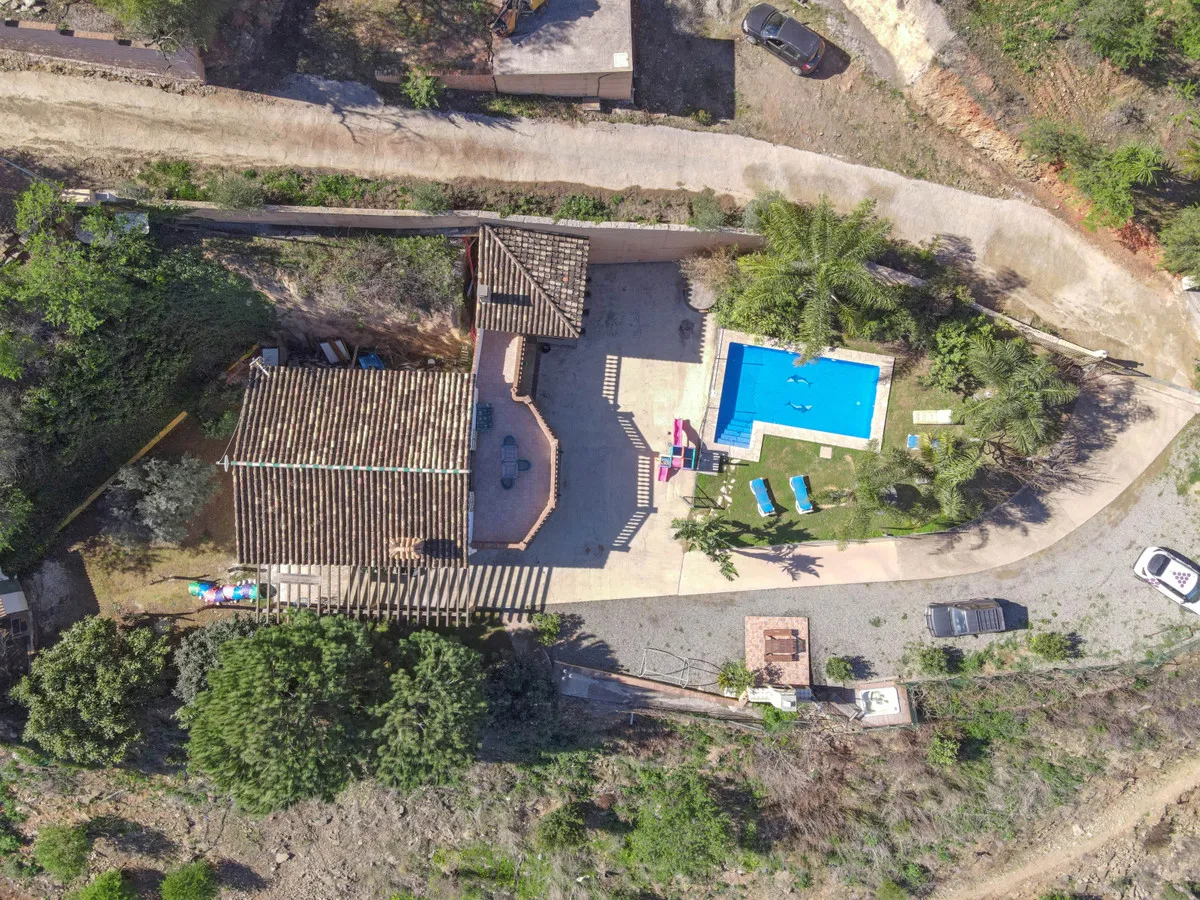 9e6eff20-f97e-49e6-acb5-40ec70fcad37