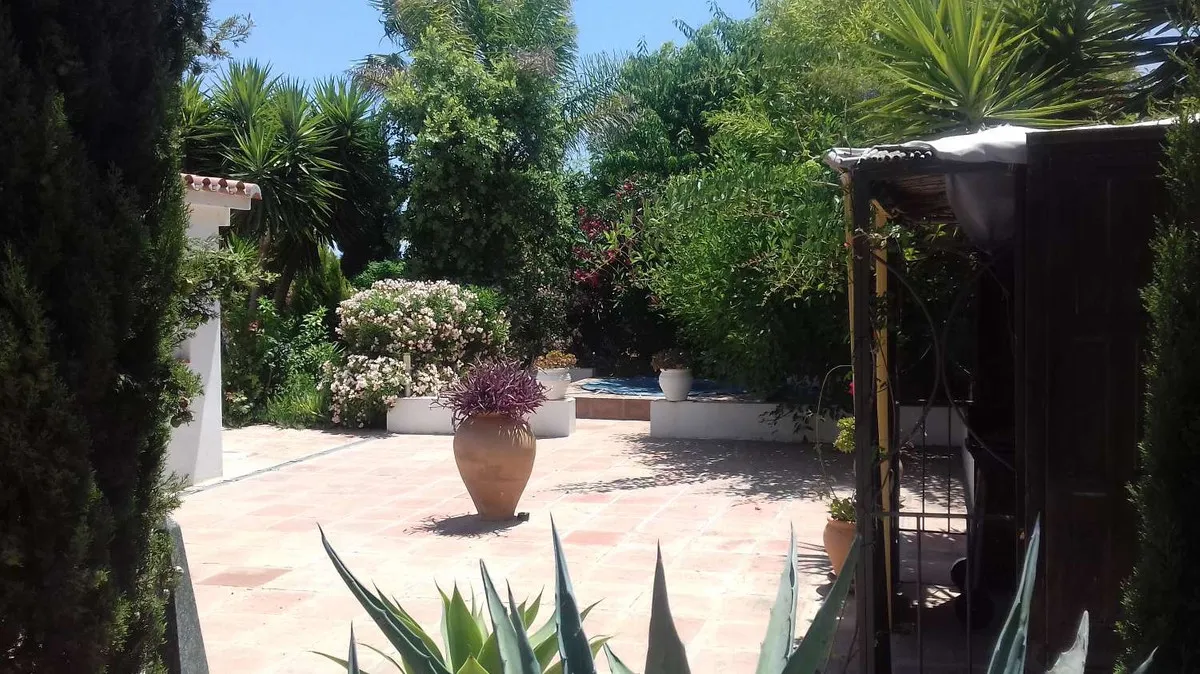 d8655a35-d3fd-40b9-b504-b4aee34fe77b