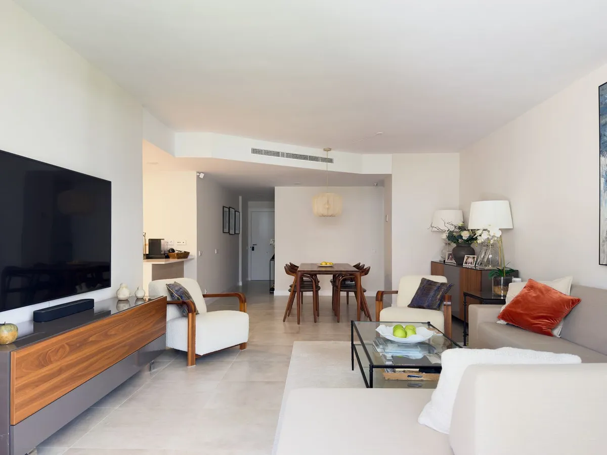 831fcb94-31bd-41bf-ab8f-111a580a8272