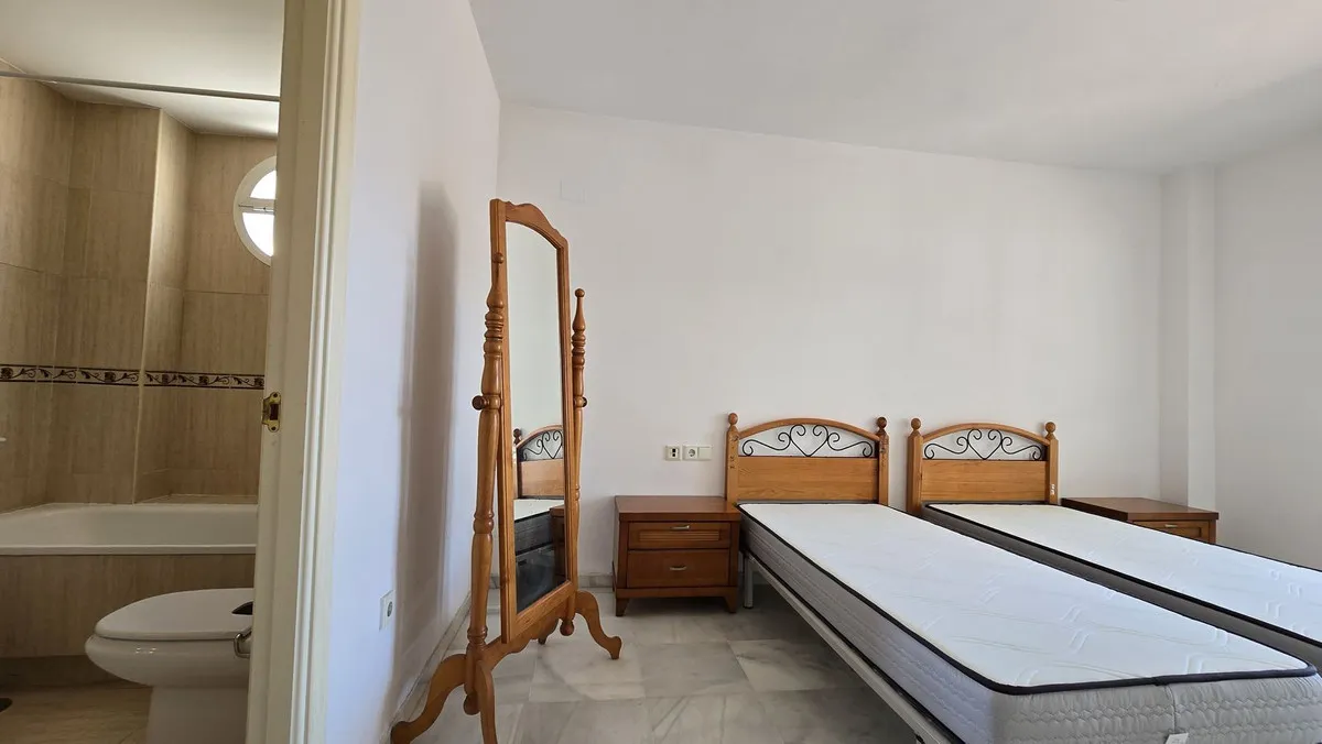 0a909995-a7b5-4b34-8d2d-580e07abe2c4