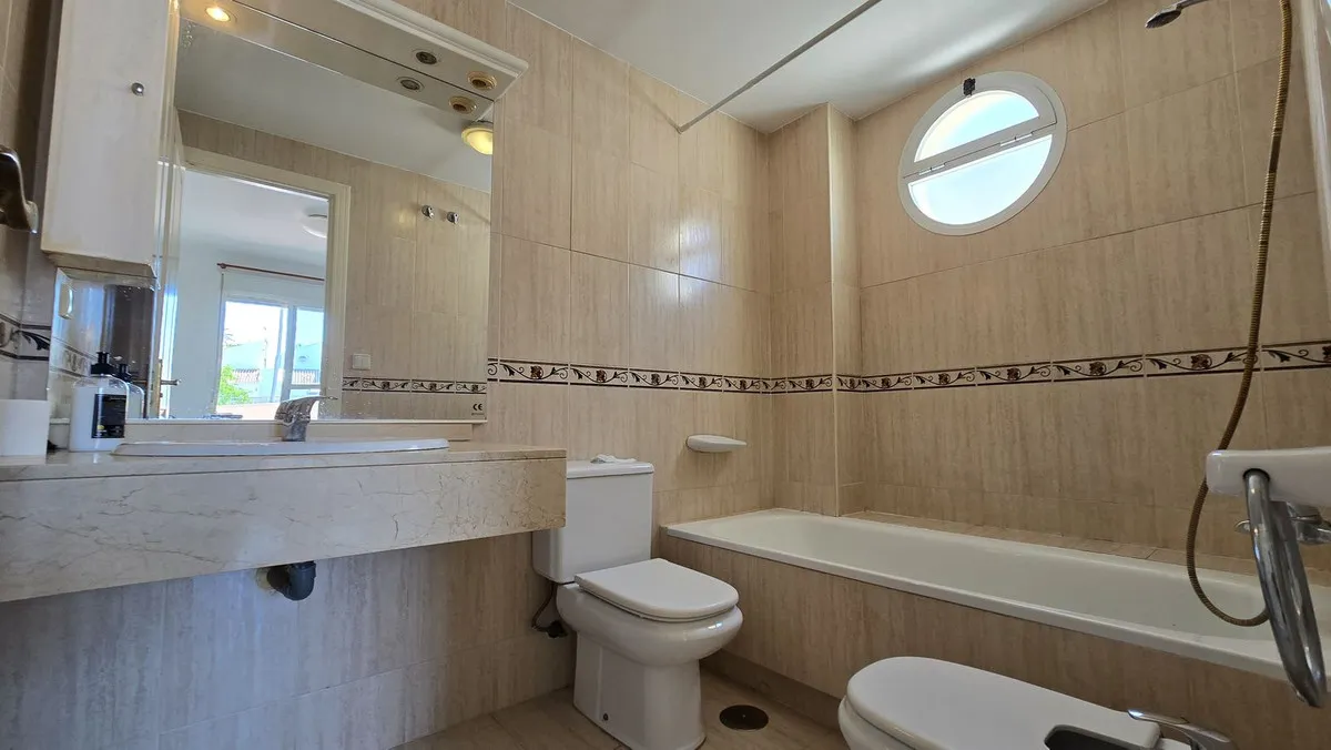 b2225b7c-6ddc-4b53-8c0d-20de0caf6742