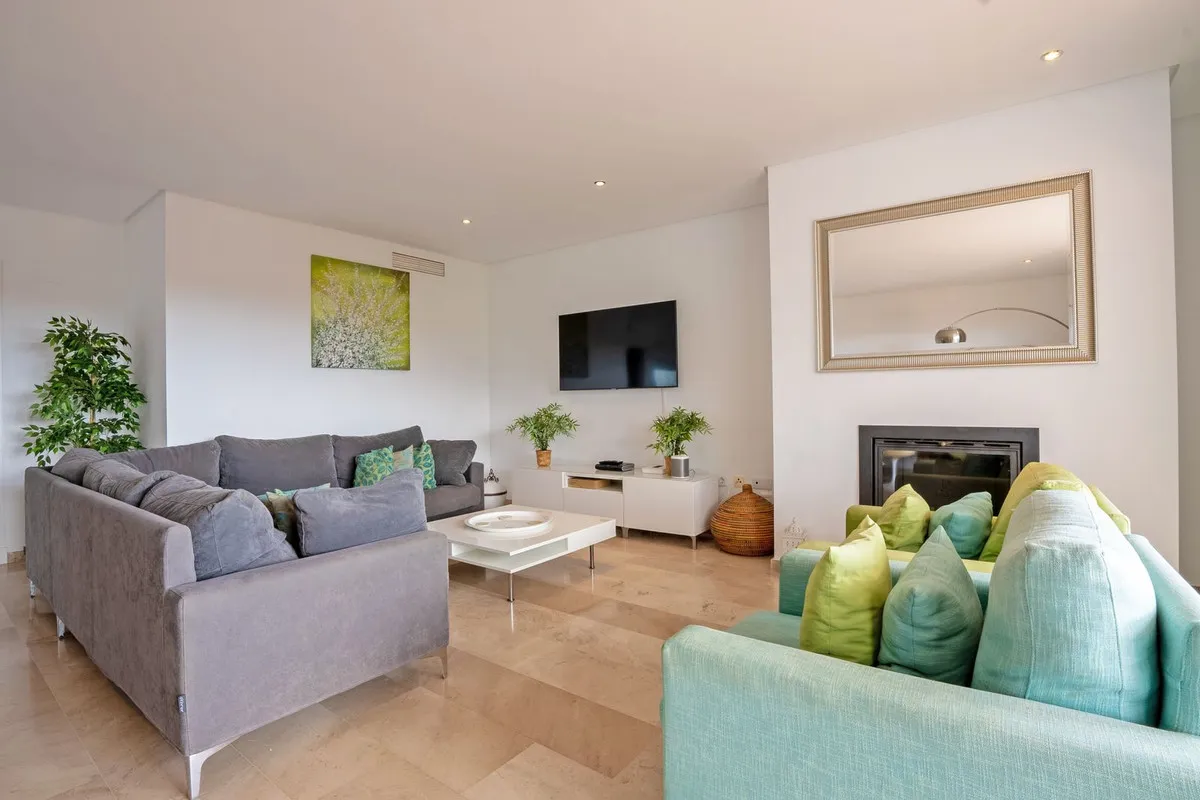 9a1efaf7-66e4-4041-a76a-8849bbdf0237