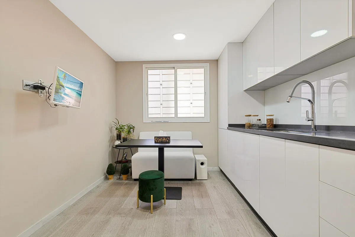 b158f0ba-634c-4a74-9d6a-3fa677a1d880