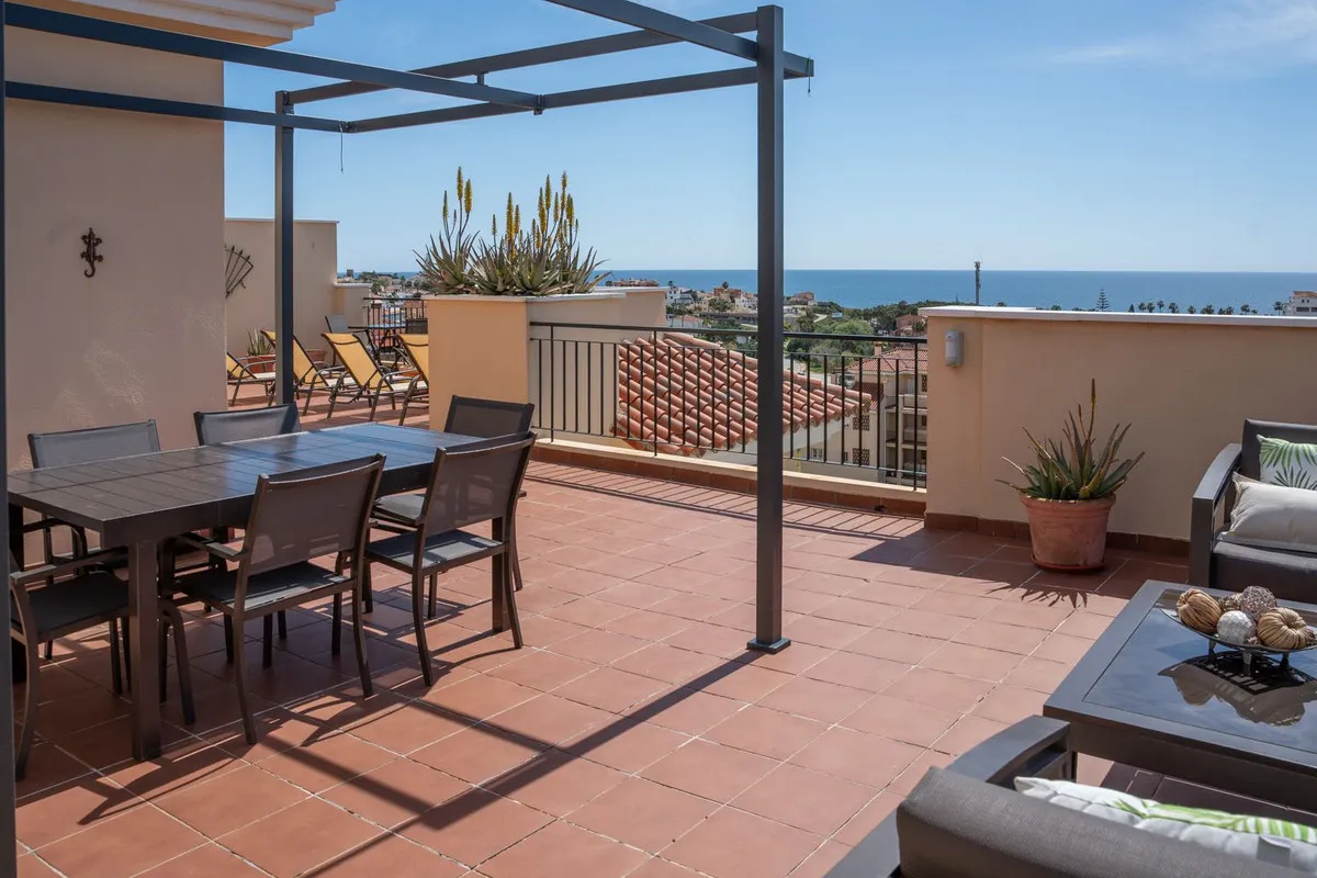 d0caa3f8-b448-4d2a-be85-dd9711bd4eea